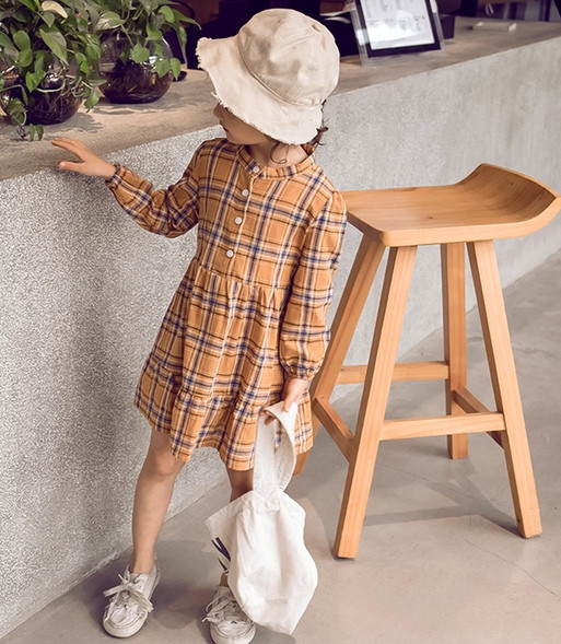 Stílusos, gombos, kockás gyerekruha lányoknak