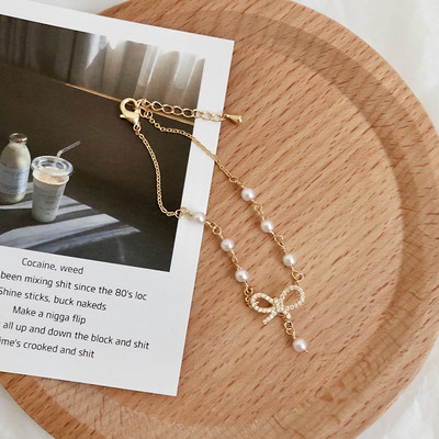 Дамска модерна гривна с декоративни камъни и перли