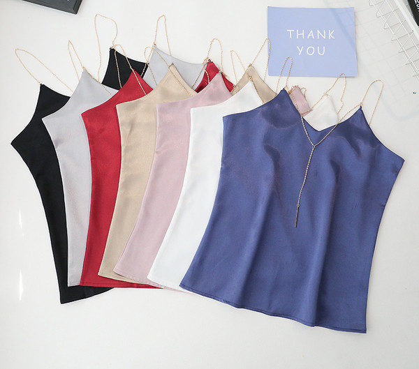 Szatén női felső lánccal több színben