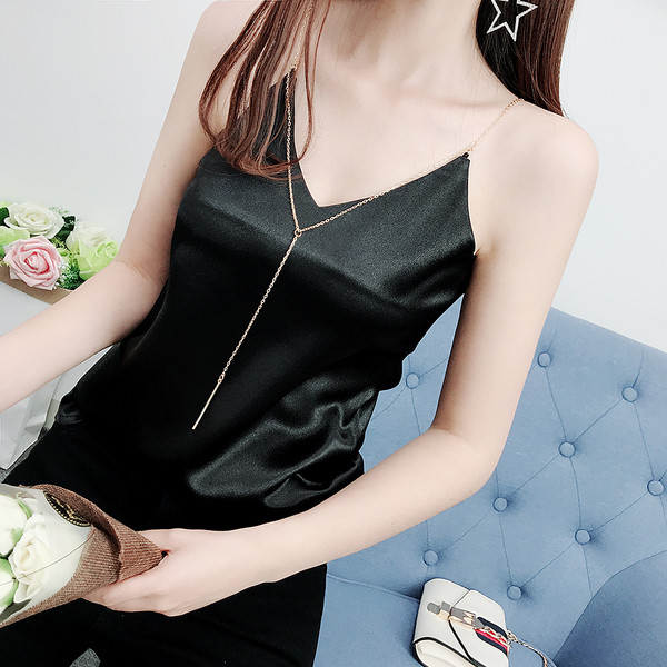 Szatén női felső lánccal több színben