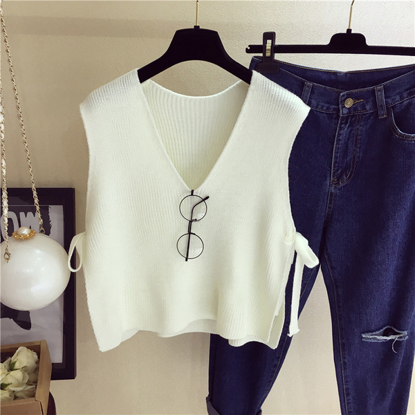 Női akasztófelső V-nyakkal és oldalsó megkötővel több színben