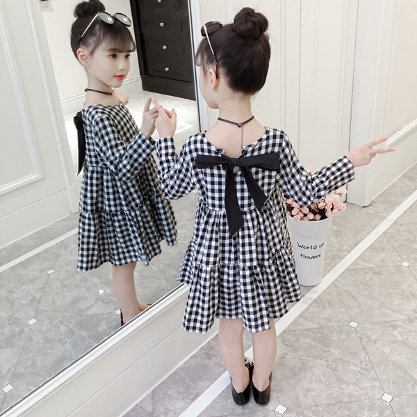 Modern gyerekruha két színben, szalaggal és hosszú ujjal