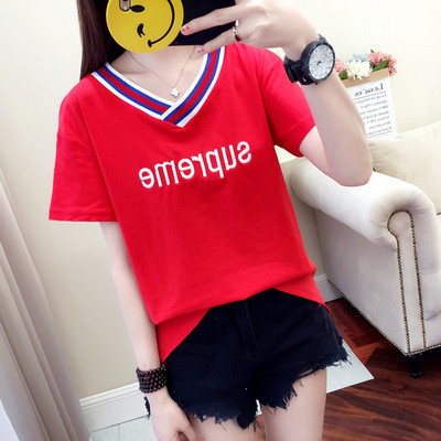 Tricou de dama modern cu decolteu in V si broderie - inscriptie in mai multe culori