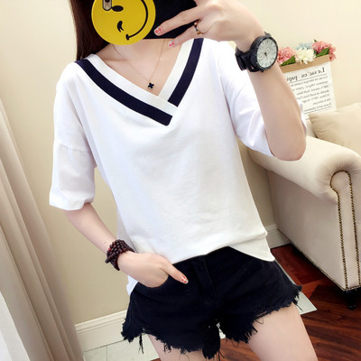 Tricou de dama modern cu decolteu in V si broderie - inscriptie in mai multe culori