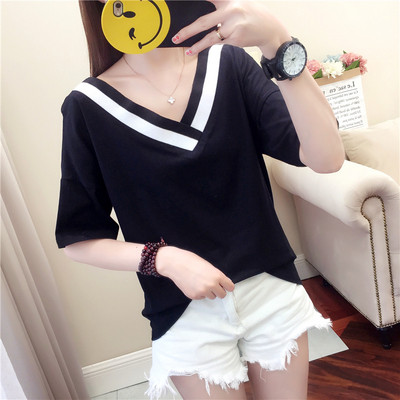 Tricou de dama modern cu decolteu in V si broderie - inscriptie in mai multe culori