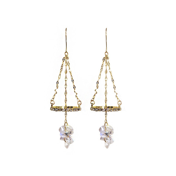 Arany színű hosszú női fülbevaló kövekkel