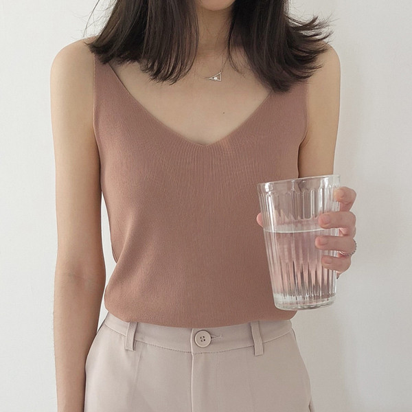 Női felső sima modell vékony pántokkal, különböző színekben