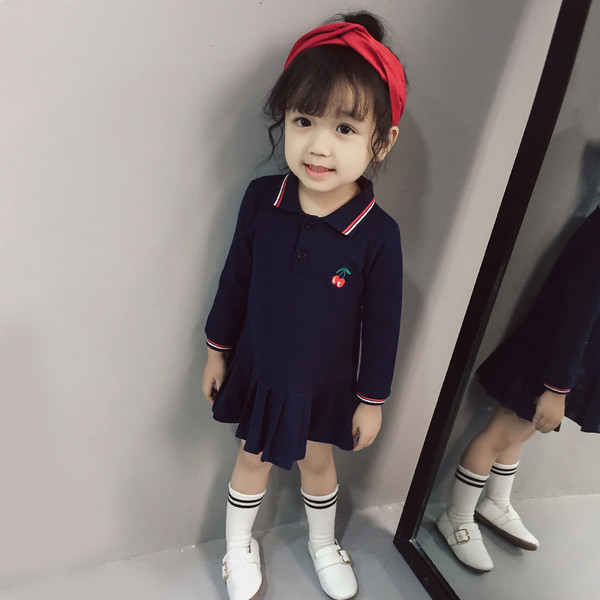 Alkalmi gyerekruha kék színben és hímzéssel