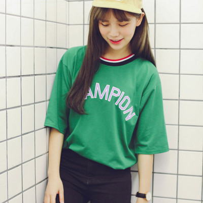 Καθημερινή γυναικεία μπλούζα σε πράσινο και λευκό χρώμα