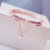 Női mindennapi karkötő kövekkel és medállal - két színben