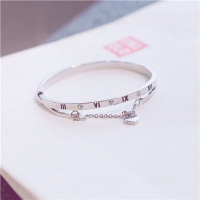 Női mindennapi karkötő kövekkel és medállal - két színben