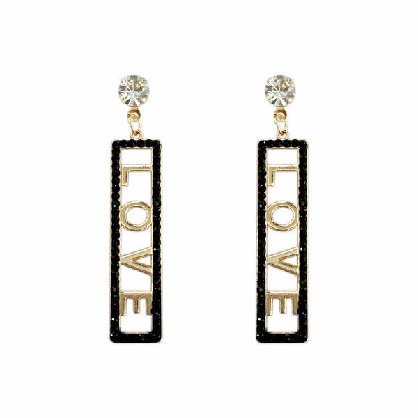 Női mindennapi fülbevaló kövekkel és felirattal