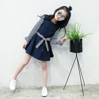 Alkalmi gyerekruha hosszú ujjal, kék szalaggal