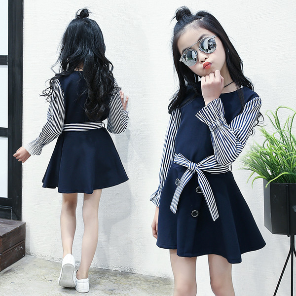 Alkalmi gyerekruha hosszú ujjal, kék szalaggal