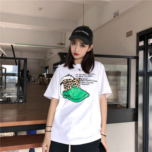 Μοντέρνο γυναικείο T-shirt με έγχρωμη εφαρμογή σε τρία χρώματα