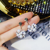 Női felső fülbevaló kövekkel és gyöngyökkel - két színben