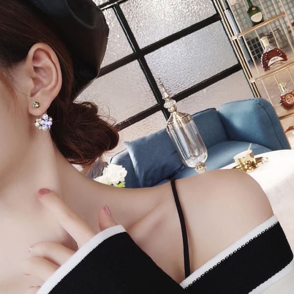 Női felső fülbevaló kövekkel és gyöngyökkel - két színben