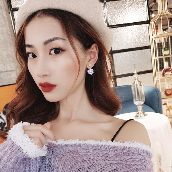 Női felső fülbevaló kövekkel és gyöngyökkel - két színben