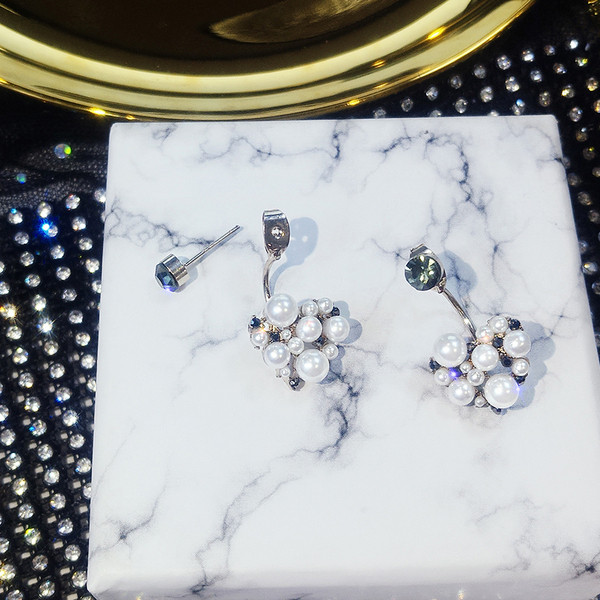 Női felső fülbevaló kövekkel és gyöngyökkel - két színben