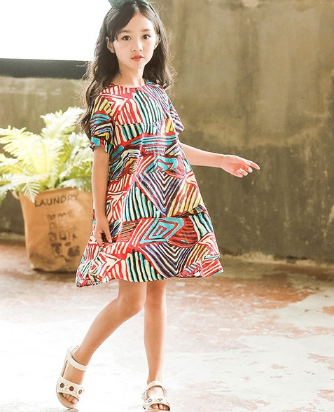 Stílusos gyerekruha modell rövid ujjal