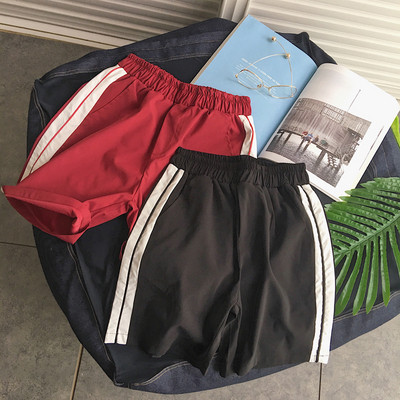 Sport rövidnadrág fekete és piros színben