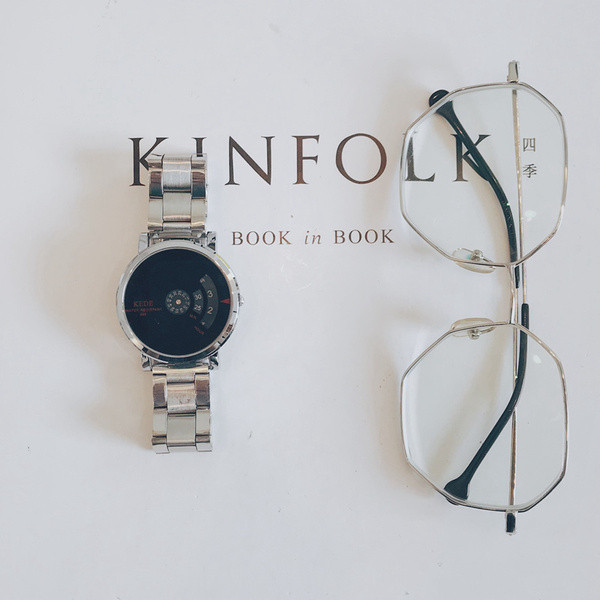 Ceas elegant pentru bărbați în alb-negru