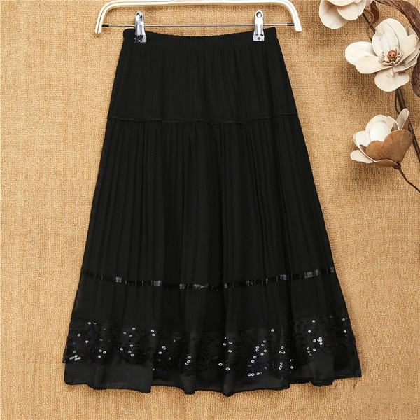 Fusta de dama moderna in negru cu element de culoare si dantela