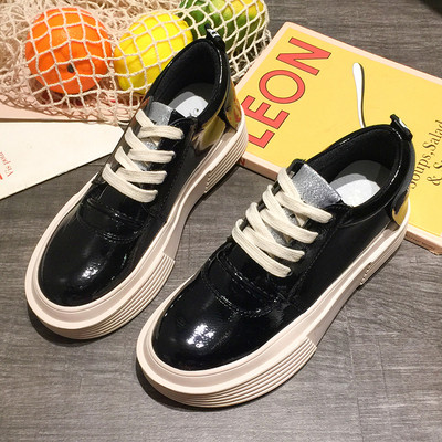 Καθημερινά γυναικεία αθλητικά παπούτσια σε τρία χρώματα