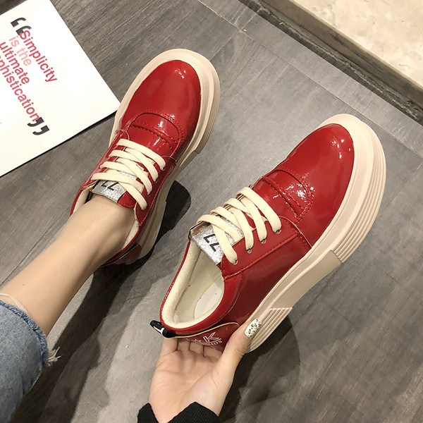 Καθημερινά γυναικεία αθλητικά παπούτσια σε τρία χρώματα