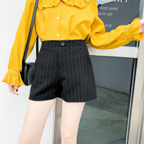 Stílusos női rövidnadrág magas derékkal, fekete és rózsaszín színben