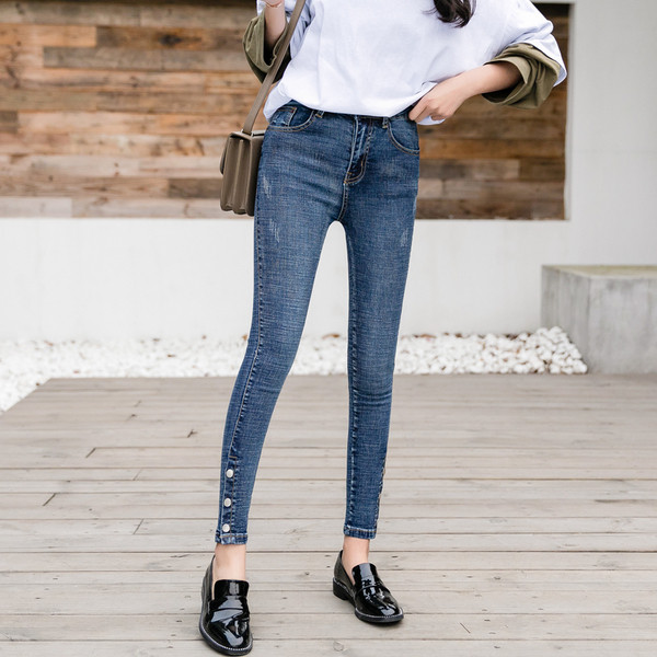 Μοντέρνα γυναικεία τζιν με ψηλή  μέση