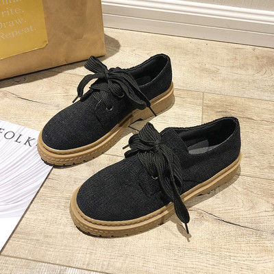 Aktuális női mokaszinok két színben