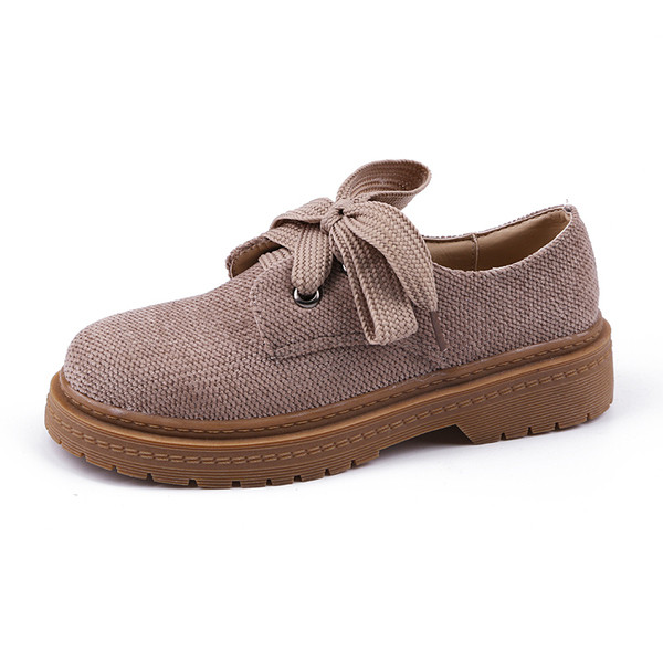 Aktuális női mokaszinok két színben