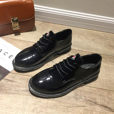 Öko bőrből készült modern női mokaszinok, két színben