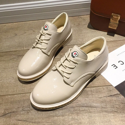 Öko bőrből készült modern női mokaszinok, két színben