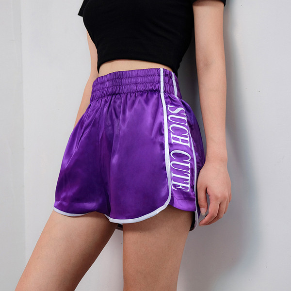 Спортно-ежедневни дамски къси панталони с надпис в два цвята 