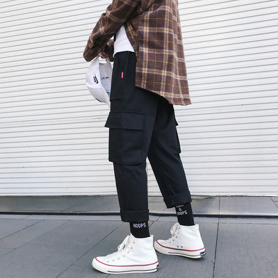 Hétköznapi férfi nadrág nyakkendővel és zsebekkel, három színben