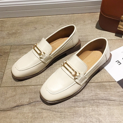 Γυναικεία μοντέρνα μοκασίνια  σε τρία χρώματα με πόρπη