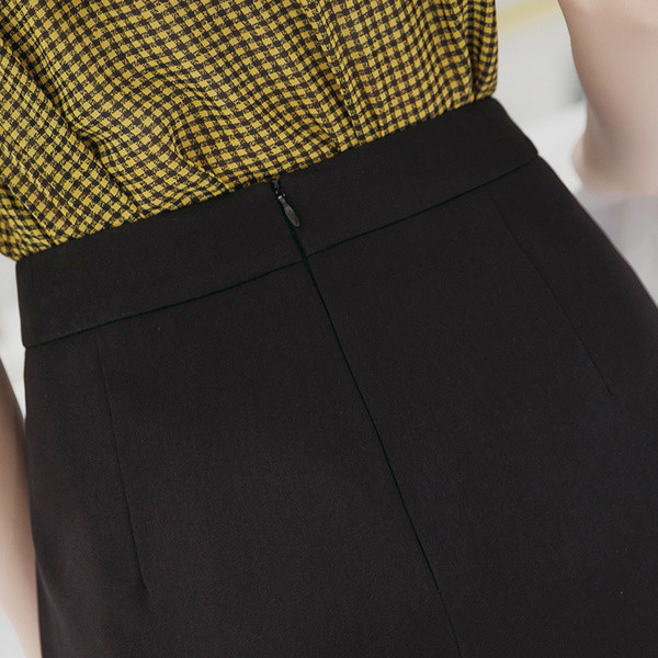 Модерни дамски панталони с висока талия в черен и бежов цвят 