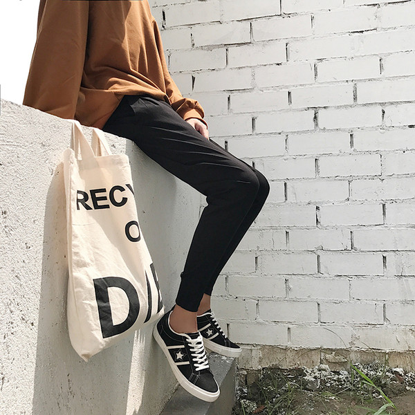 Pantaloni la modă pentru bărbați în negru