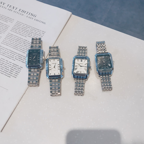 Ceas barbatesc cu curea metalica in patru culori