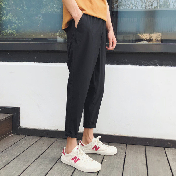 Κομψά ανδρικά παντελόνια σε μαύρο χρώμα με τσέπες