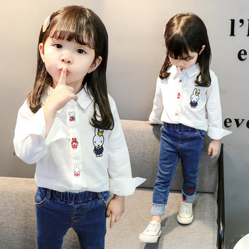 Модерна детска риза за момичета в бял цвят с апликация