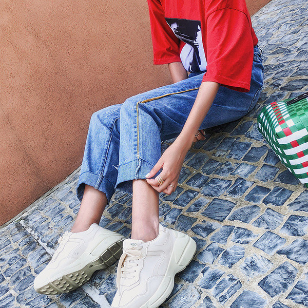 Blugi de dama moderni in albastru si talie inalta cu margini