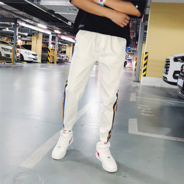 Мъжки спортен панталон в няколко цвята с цветен кант