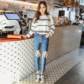 Γυναικεία μπλε τζιν και υψηλή μέση