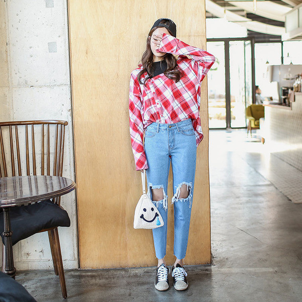 Γυναικεία μπλε τζιν και υψηλή μέση