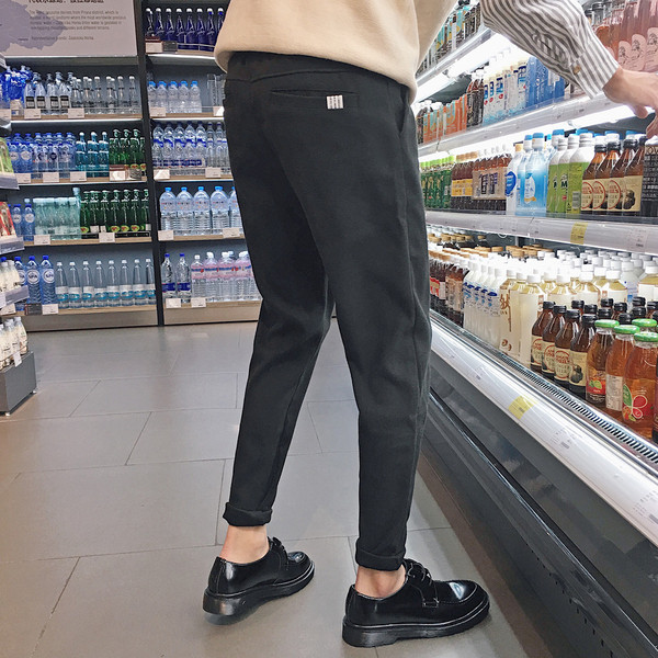 Divatos férfi nadrág fekete és szürke színben