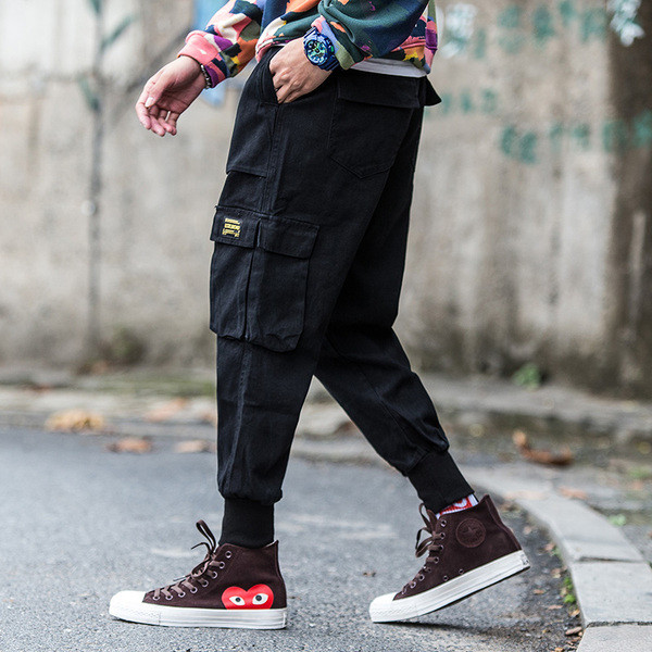 Modern férfi nadrág két színben, zsebekkel