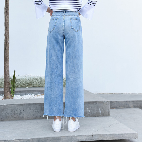 Női farmer két színben, magas derékkal és hasítékkal